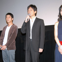　第20回東京国際映画祭の「日本映画・ある視点」部門に正式出品された「真木栗ノ穴」の舞台挨拶が21日、TOHOシネマズ六本木ヒルズで行われ、深川栄洋監督、木下あゆ美らが登壇した。