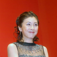 　竹内結子、宮沢りえ、中谷美紀、広末涼子ら、セクシーなドレスで登場し「第20回東京国際映画祭」を華やかに盛り上げた豪華女優の写真を紹介する。