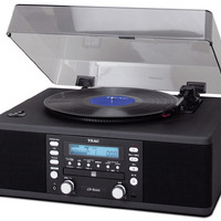 　ティアックは30日、レコードをCDに手軽にダビングできるターンテーブル付きCDレコーダー「LP-R400」を発表。11月下旬に発売する。価格はオープンで、予想実売価格は69,800円。