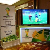 休憩スペースにあるソニーの4Kテレビでもワールドカップの試合が流れていた