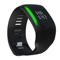 リストバンド型のフィットネス端末「miCoach FIT SMART」。日本での価格は23,000円（税抜）