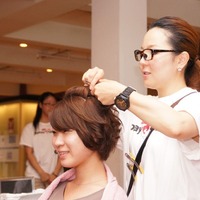 8月9日限定で、プロヘアスタイリストによるヘアアレンジを無料で体験できるブースなども用意された。