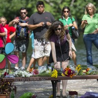 ロビン・ウィリアムズ追悼、各地でファンが献花 画像