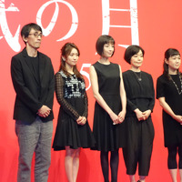 左から吉田大八監督、大島優子、宮沢りえ、小林聡美、原作の角田光代