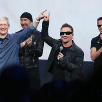 U2が登場（c）Getty Images