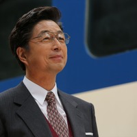 「妻たちの新幹線」で新幹線をつくった男と呼ばれる技術者の島秀雄役を演じる中村雅俊