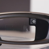ソニーが開発した透過式メガネ型端末「SmartEyeglass（スマートアイグラス）」