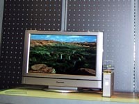 ［CES 2003速報］パナソニック「ONE」によるワイヤレスHDTV。最高4チャンネルまでの同時配信が可能