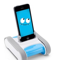“体感型エデュケーショナルロボット”「Romo（ロモ）」（iPhone本体の下部部分）