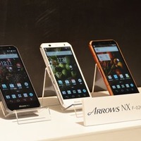ドコモ最新スマートフォン「ARROWS NX F-02G」をチェックする！ 画像