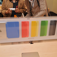 iPad Smart Coverはホワイトやブラックを追加した