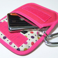 ピンク・ドット柄のtocca nano（iPod nanoは別売）
