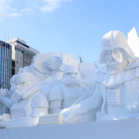 「雪のスター・ウォーズ」大雪像