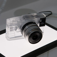スマホと連携する円柱状のカメラ「OLYMPUS AIR」