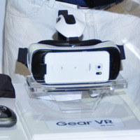 サムスン、「GALAXY S6/S6 Edge」専用のヘッドマウントディスプレイを発売へ 画像
