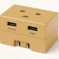 Android用とiOS用の充電用USBポートを2つ装備しているが、iPhone2台同時充電は可能
