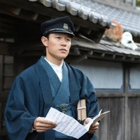 ドラマ『天皇の料理番』で主人公の兄・周太郎を演じる鈴木亮平