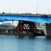 首都高10号晴海線橋桁架設現場（4月22日、7～9時）