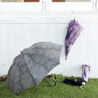 これからの季節に役立つ日傘（ローラアシュレイ）