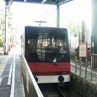 箱根登山鉄道の鉄道線やケーブルカー、箱根海賊船などは平常通り運行している。写真は箱根登山鉄道のケーブルカー。
