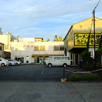 「京浜島唯一の売店」といわれる「京浜ショッピング」
