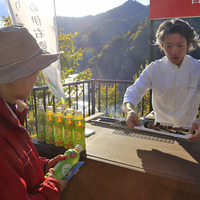 高澤シェフの料理は一般来場客にも振る舞われた