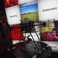ナイルワークスのブースで紹介されていた完全自動飛行型の農薬散布マルチコプター