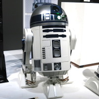 「R2-D2型移動式冷蔵庫」（撮影：編集部）
