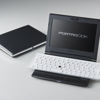折りたたみ式キーボードを搭載した8型WindowsノートPC「ポータブック XMC10」。発売は2月12日