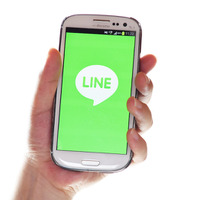 企業からの情報入手、「LINE」が「メール」に迫る勢いに 画像