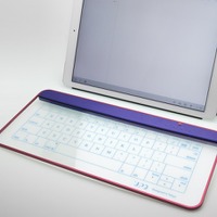 ガラス製タッチキーボードで無線タイプの「Q-gadget KB02」