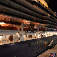 豪華客船「クイーン・エリザベス」が横浜港へ 画像
