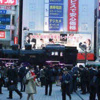 サラリーマンの聖地、東京・新橋のSL広場をメインにアンケートを実施