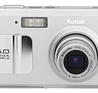 　コダックは、独シュナイダー製レンズと2.5型液晶搭載の510万画素デジタルカメラ「EasyShare LS755 Zoom」を発表。