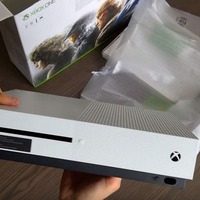 Xbox One Sの開封動画が公開……海外ユーザーが投稿 画像
