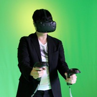 VR制作ソフト「SYMMETRY」のデモ。HMDやコントローラなど、必要な機材は30万円程度とか