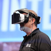 Intel、AR/VR対応端末「Project Alloy」を発表！ 2017年にオープンソース化も 画像