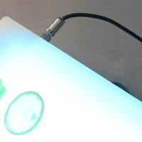 LED部への給電は有線で行う（撮影：防犯システム取材班）