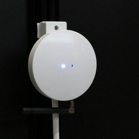 受信端末でもあり、通信端末でもある見守り基地局「otta Home Wi-Fi」は、固定設置を想定した製品（撮影：防犯システム取材班）