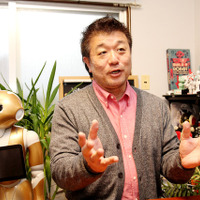 コミュニケーションロボットのビジネス活用は、ようやく走り始めたばかりの段階だと話すITジャーナリストの神崎洋治氏