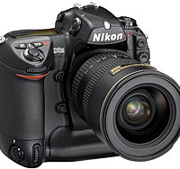 　ニコンのデジタル一眼レフカメラ「D2H」「D70」とコンパクトデジタルカメラ「COOLPIX3200」「同2200」が、日本産業デザイン振興会主催の「2004グッドデザイン賞」に選定された。