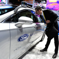 フォード、自動運転車の開発車両を初公開 画像