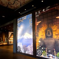 館内のフォトパネルの中でも、奈良の大仏前での写真撮影が圧倒的な人気