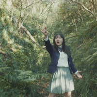 歌が上手すぎる女子高生・鈴木瑛美子さんが湖池屋のシュールなCMを歌い上げる