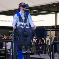 サムスン「Gear VR」で戦闘機によるきりもみ飛行を体験！……MWC2017 画像