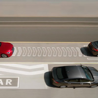 レクサス、追越車線のノロノロ車を移動させる新技術 画像