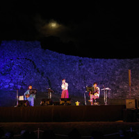 ももクロ・高城れに、沖縄で満月の下ソロコンサートを実施！新曲も披露