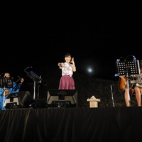 ももクロ・高城れに、沖縄で満月の下ソロコンサートを実施！新曲も披露