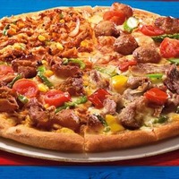 チキンとポークがハーフ＆ハーフ！「クワトロ・トリブタッグ」がドミノ・ピザから 画像