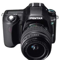 　ペンタックスは、デジタル一眼レフカメラ「ペンタックス *ist Ds」の発売を11月19日に決定した。また、デジタル一眼レフカメラ専用のレンズ「smc PENTAX‐DAズーム18−55mm F3.5−5.6 AL」も同日に発売が決定した。